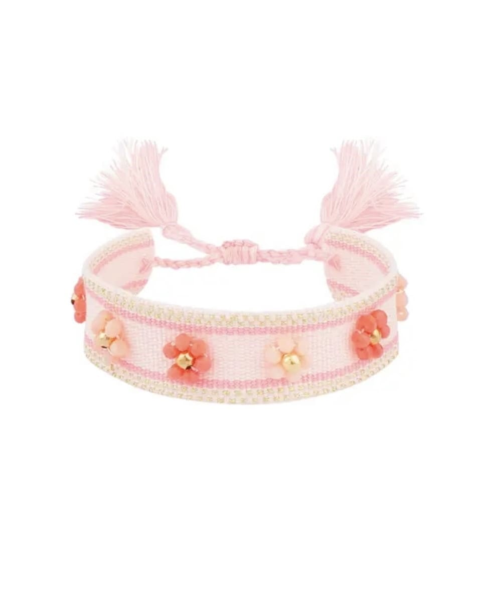 Stoffen-armband-met-bloemen-Roze