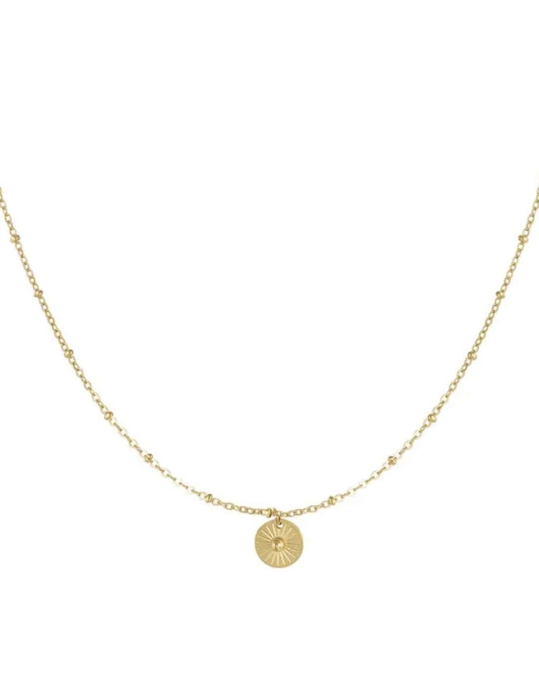 Necklace-with-round-coin-gold